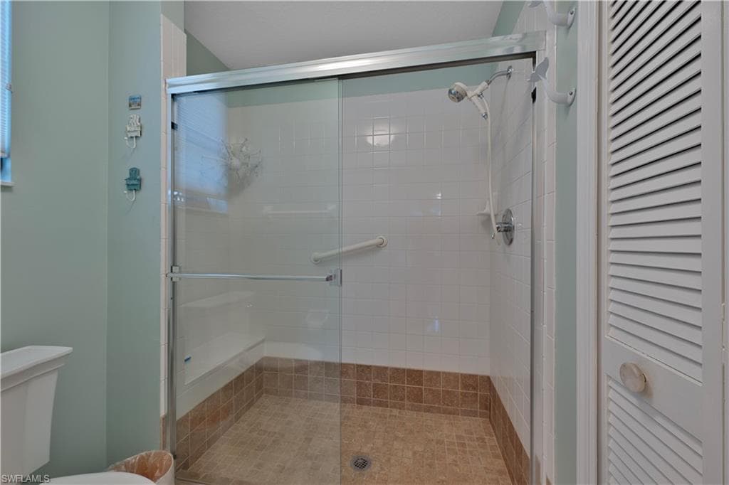 7058 Barrington Cir 102, Naples, FL 34108-8