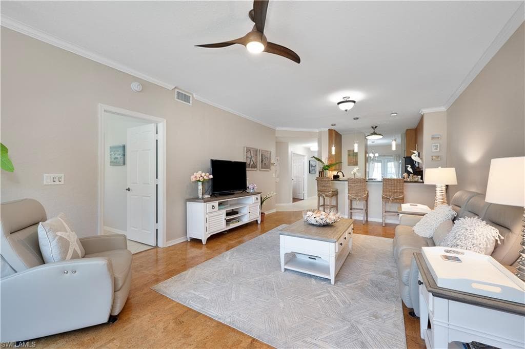 7058 Barrington Cir 102, Naples, FL 34108-9