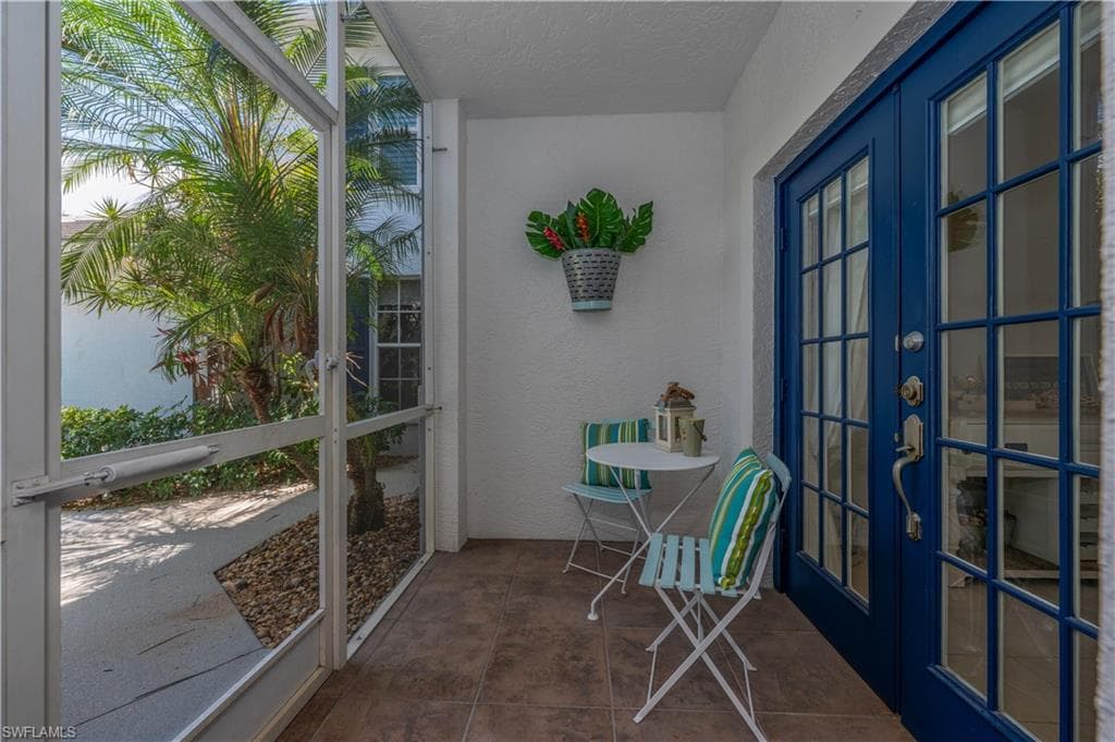 7058 Barrington Cir 102, Naples, FL 34108-17