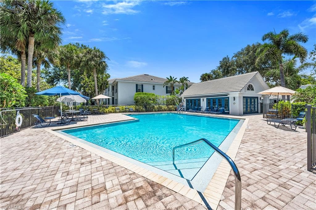 7058 Barrington Cir 102, Naples, FL 34108-19