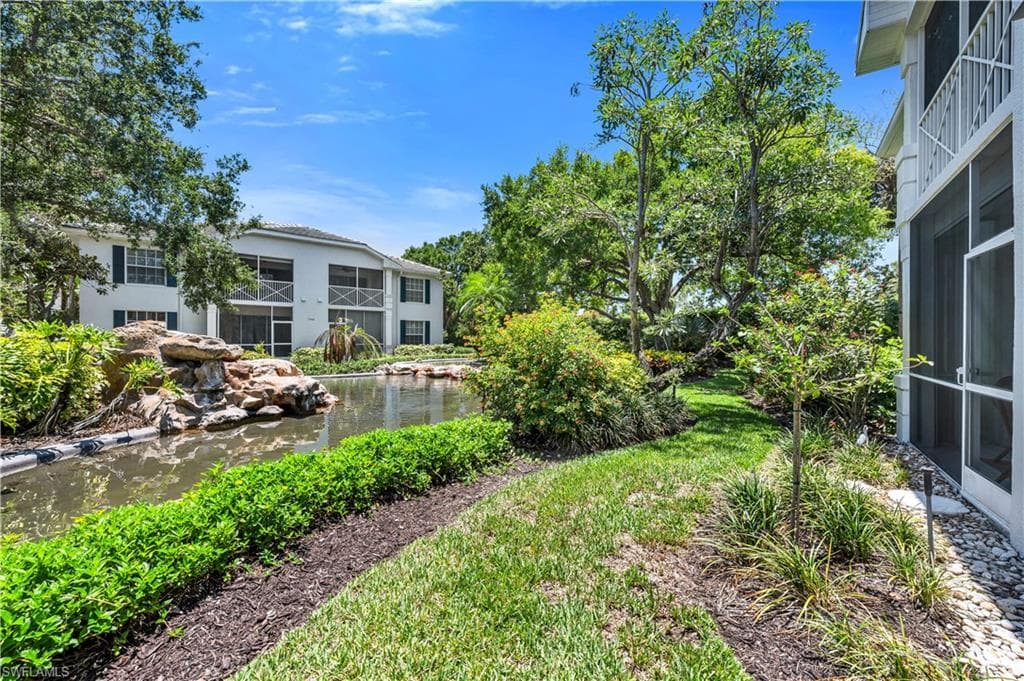 7058 Barrington Cir 102, Naples, FL 34108-4