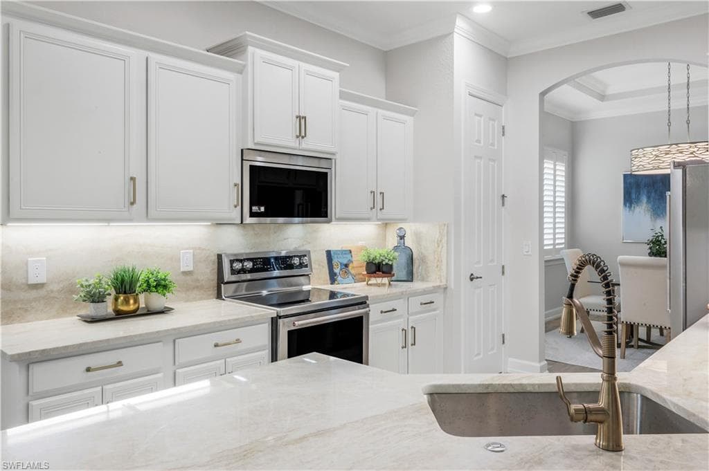 9520 Ironstone Ter 202, Naples, FL 34120-12