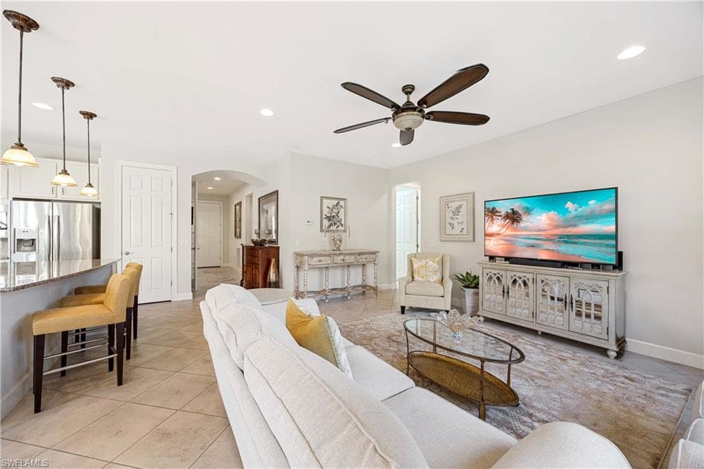 7248 Live Oak Dr, Naples, FL 34114-8