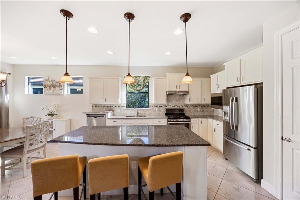 7248 Live Oak Dr, Naples, FL 34114-12