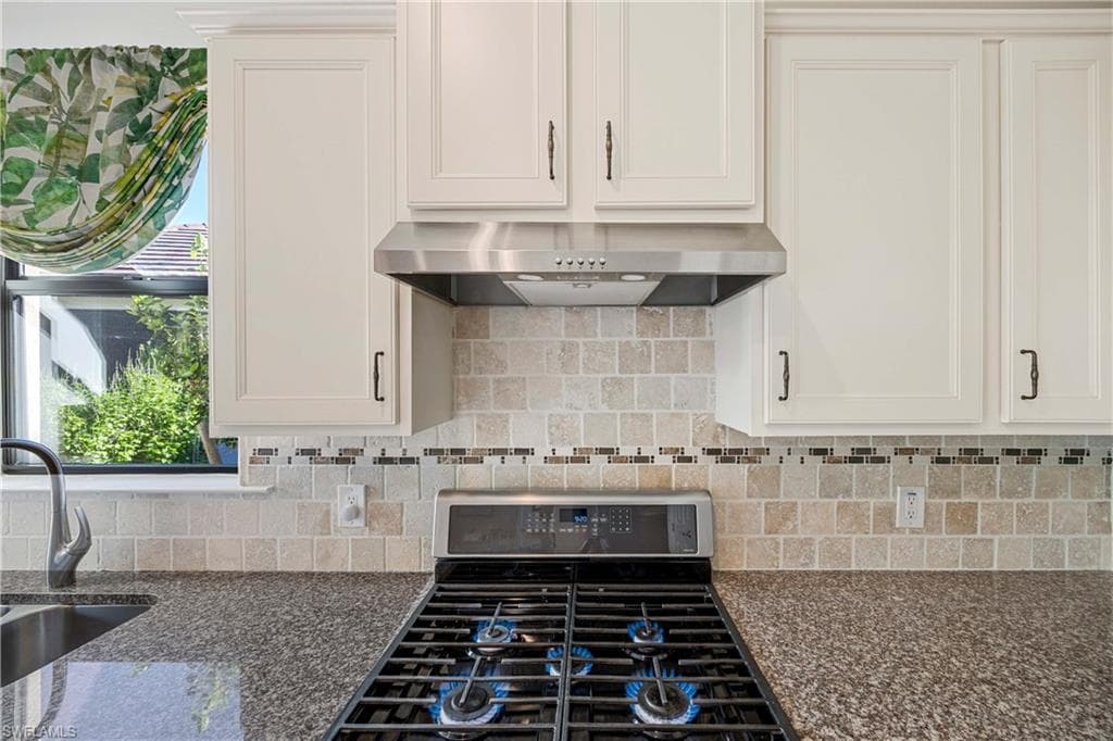 7248 Live Oak Dr, Naples, FL 34114-13