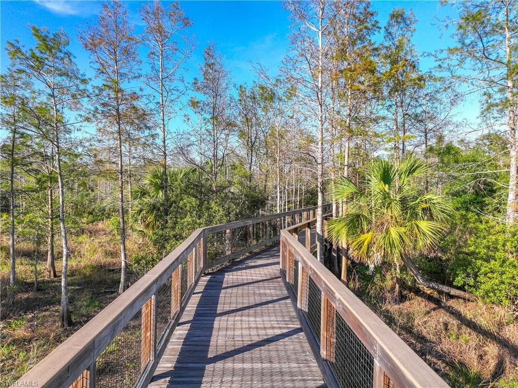 7248 Live Oak Dr, Naples, FL 34114-39