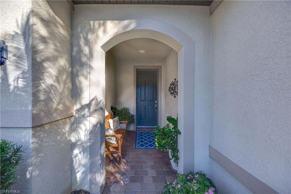 7248 Live Oak Dr, Naples, FL 34114-4