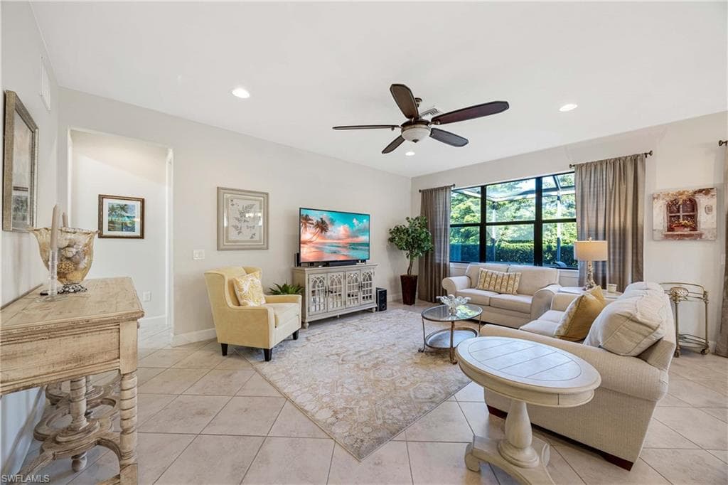 7248 Live Oak Dr, Naples, FL 34114-6