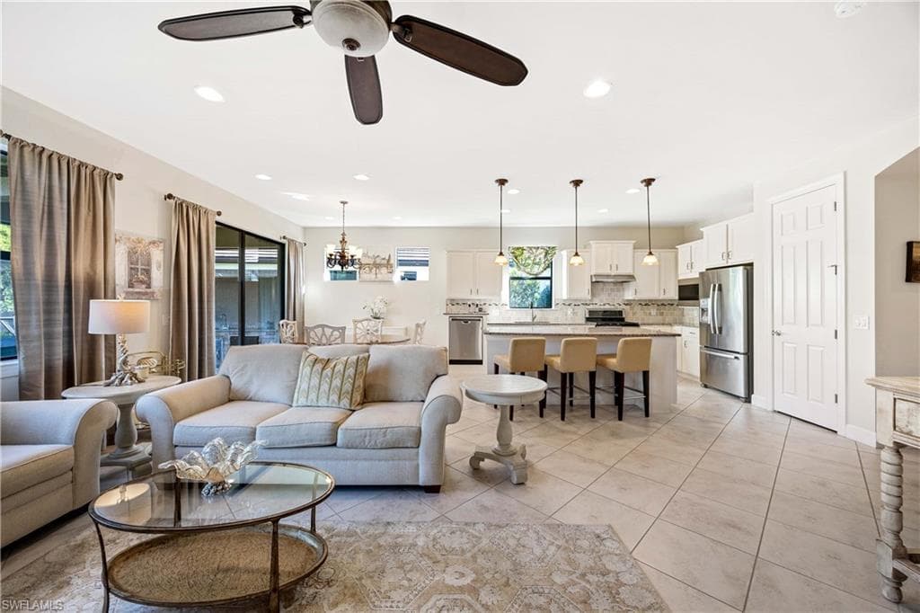 7248 Live Oak Dr, Naples, FL 34114-7