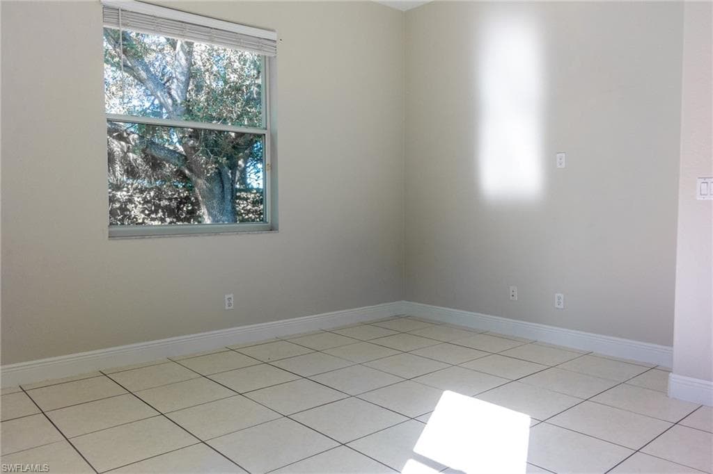 8771 Ibis Cove Cir, Naples, FL 34119-9