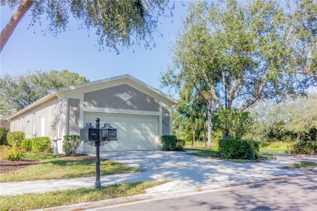8771 Ibis Cove Cir, Naples, FL 34119-1