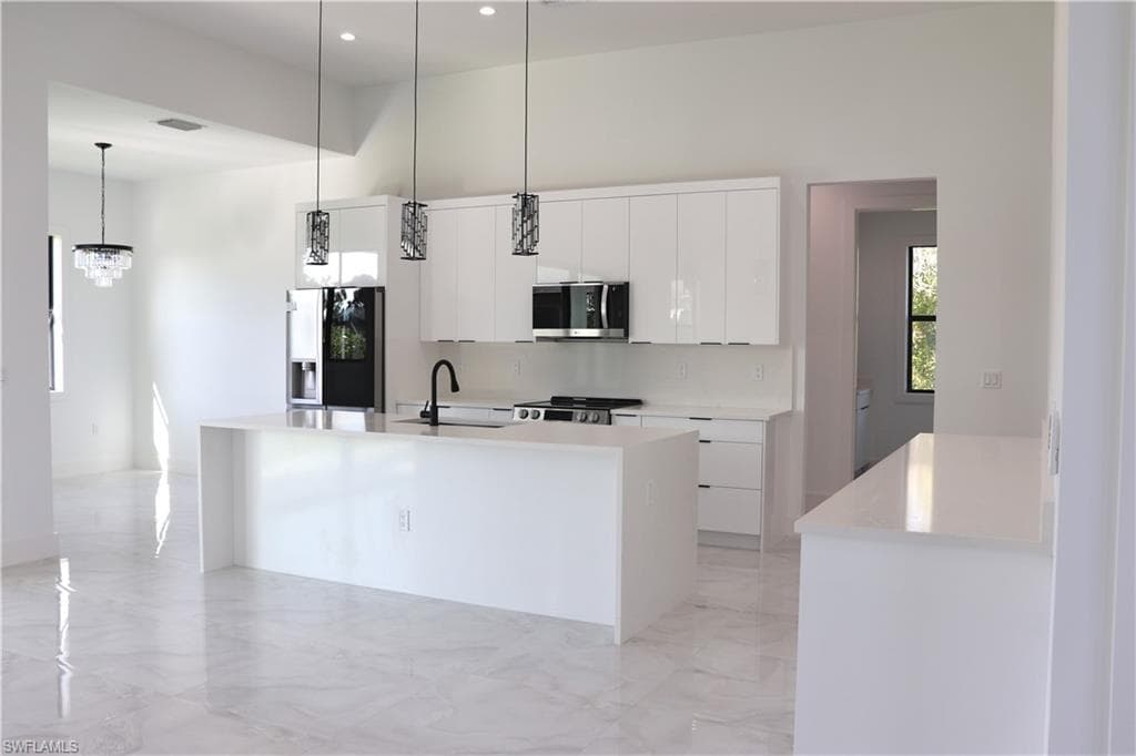 3710 24th Ave NE, Naples, FL 34120-6