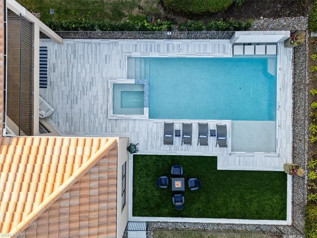 13884 Luna Dr, Naples, FL 34109-34