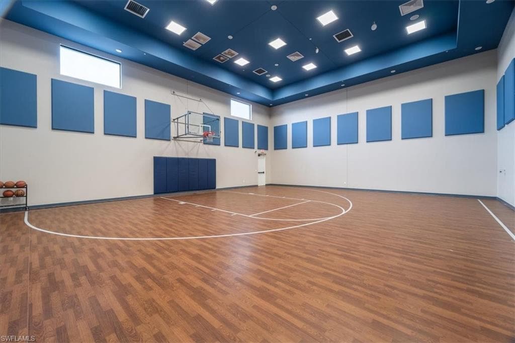 13884 Luna Dr, Naples, FL 34109-49