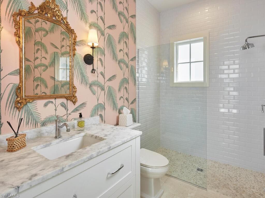 909 10th Ave S, Naples, FL 34102-30