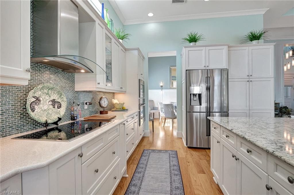 5046 Martinique Dr, Naples, FL 34113-15