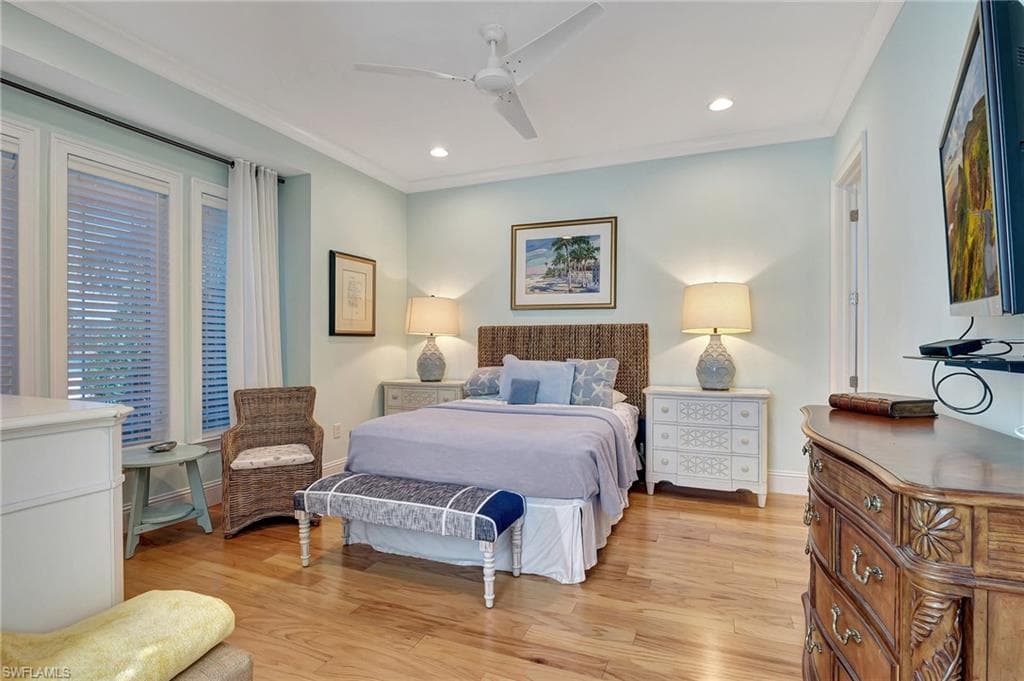 5046 Martinique Dr, Naples, FL 34113-21