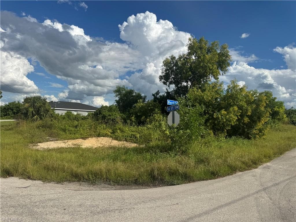 3913 14th St SW, Lehigh Acres, FL 33976-1