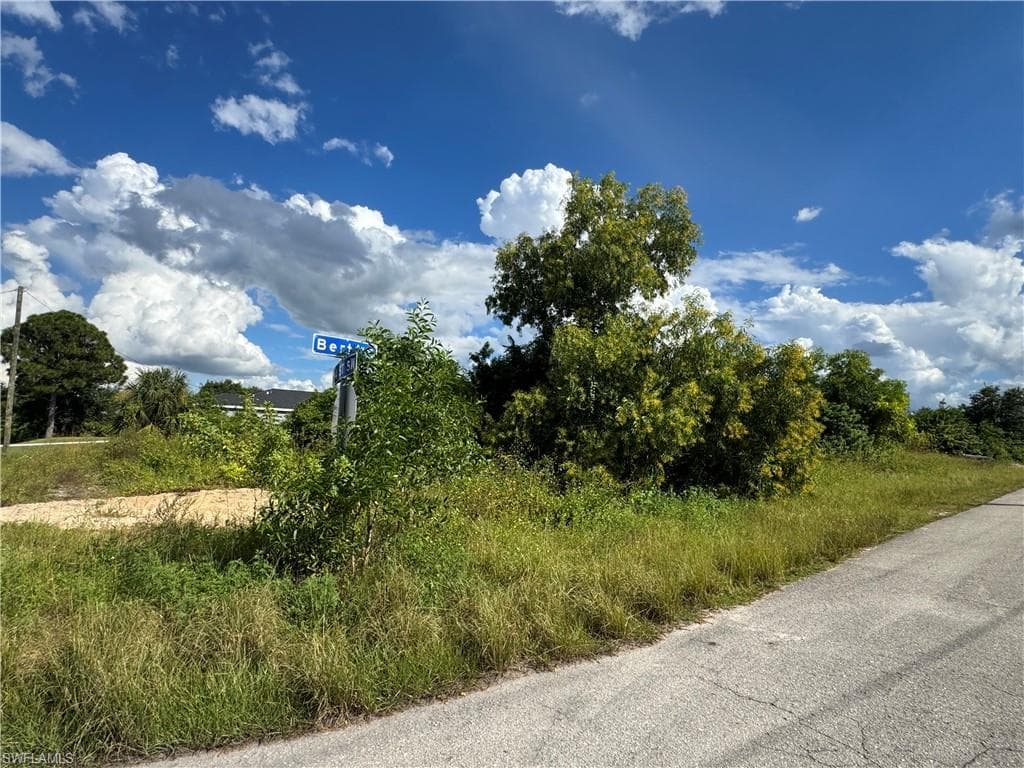 3913 14th St SW, Lehigh Acres, FL 33976-3