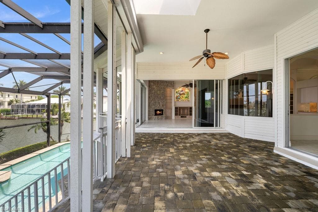 371 Bayside Ave, Naples, FL 34108-10