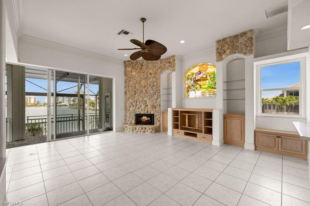 371 Bayside Ave, Naples, FL 34108-13