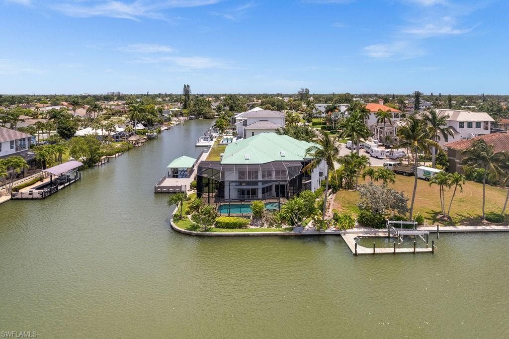 371 Bayside Ave, Naples, FL 34108-34