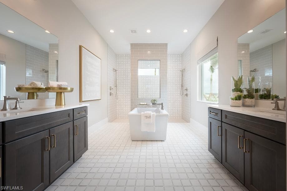 9069 Wisteria Way, Naples, FL 34114-8