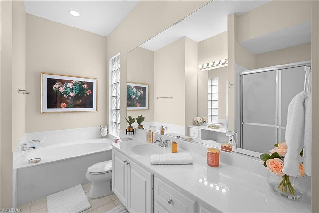 2888 Hatteras Way, Naples, FL 34119-21