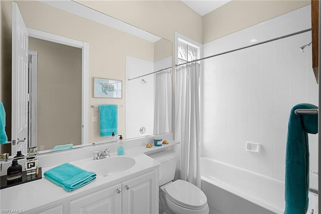 2888 Hatteras Way, Naples, FL 34119-28