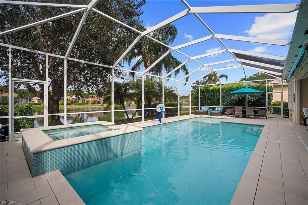 2888 Hatteras Way, Naples, FL 34119-34
