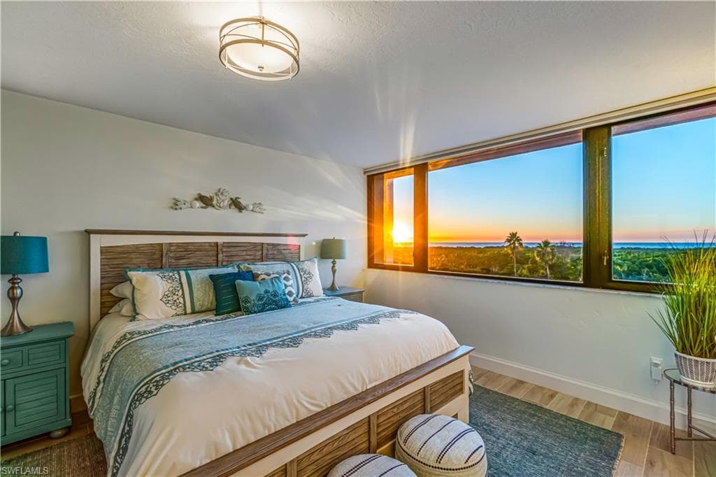 5601 Turtle Bay Dr 402, Naples, FL 34108-9