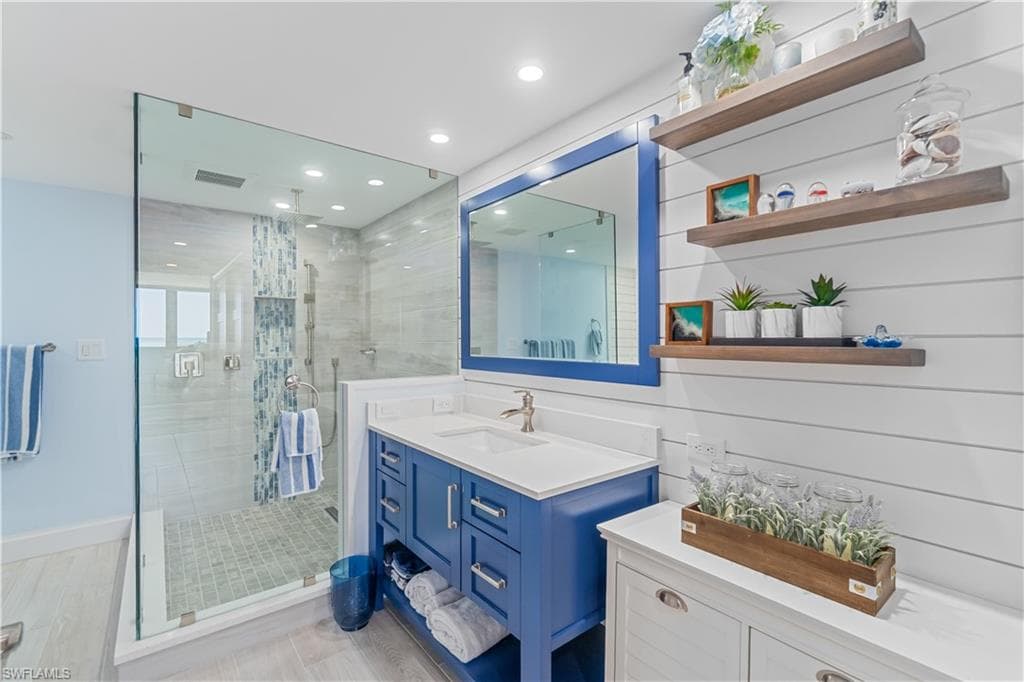 5601 Turtle Bay Dr 402, Naples, FL 34108-10