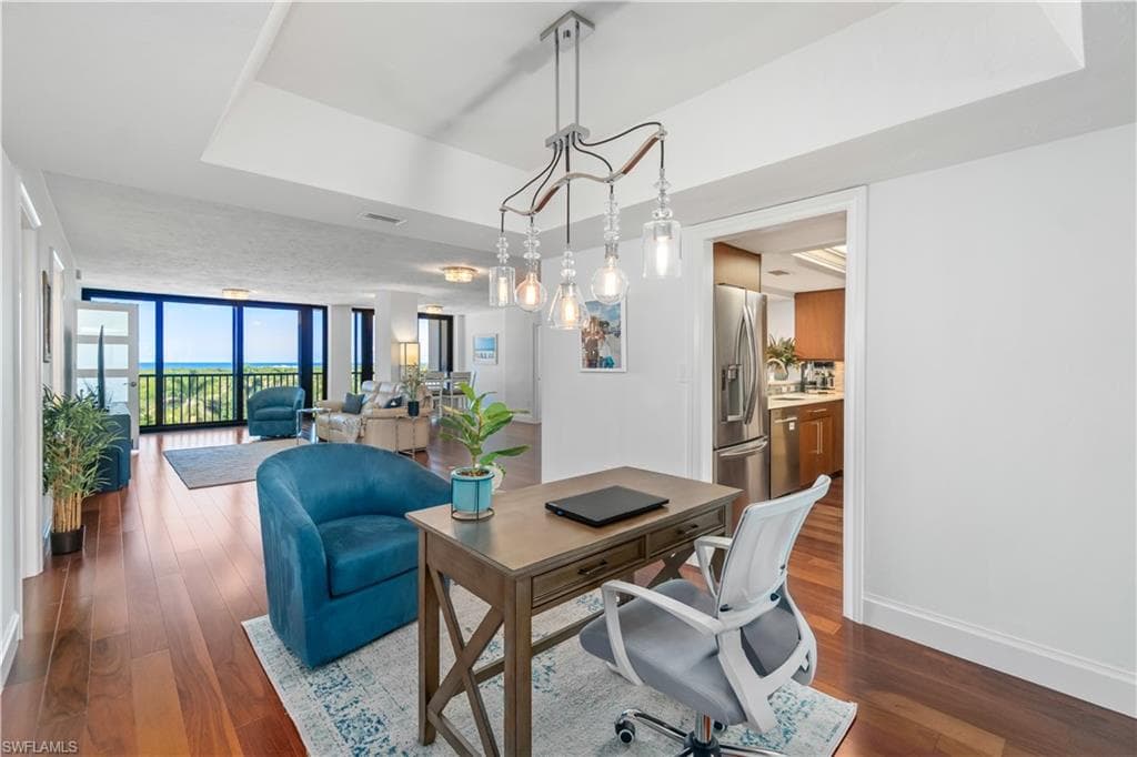 5601 Turtle Bay Dr 402, Naples, FL 34108-7