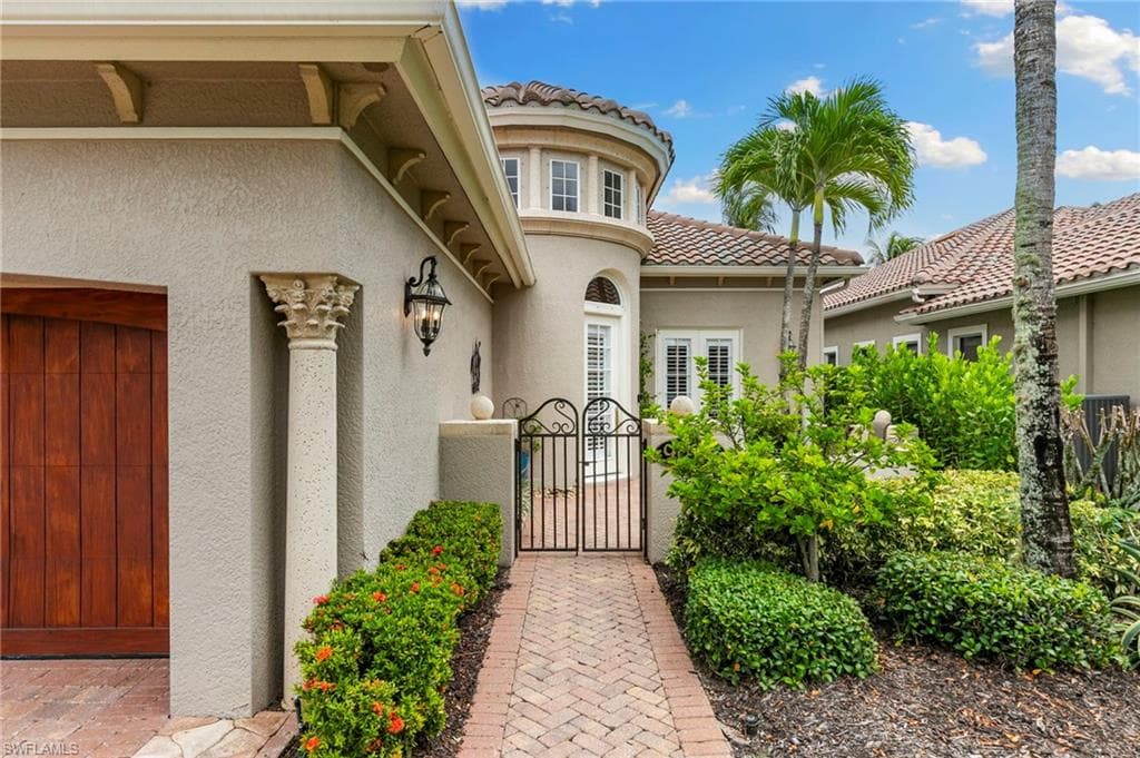 9024 Cherry Oaks Trl, Naples, FL 34114-4