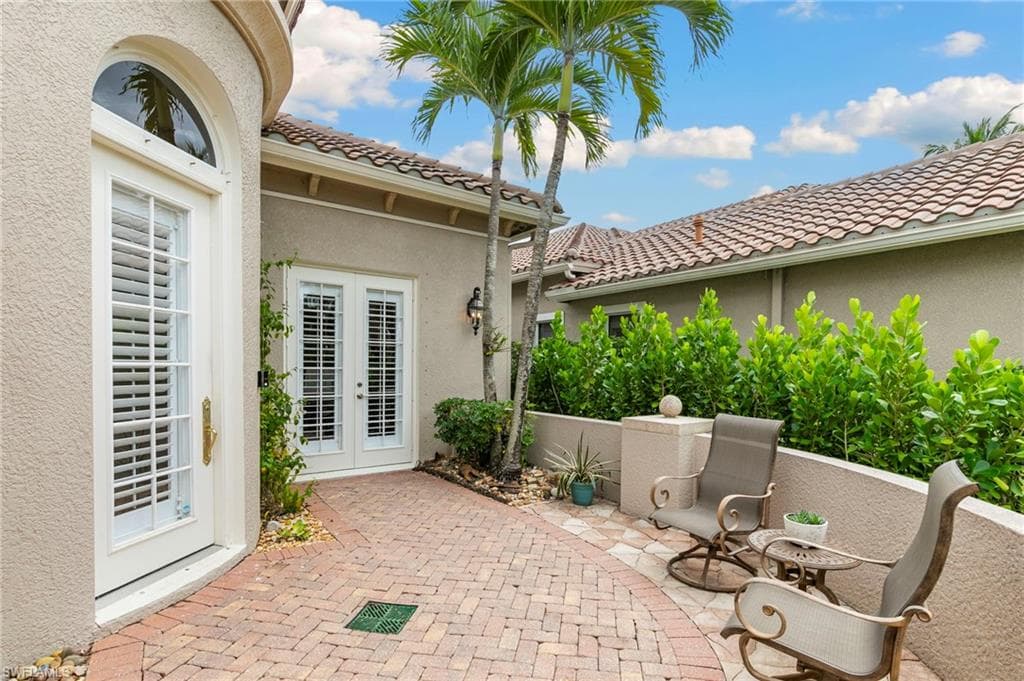 9024 Cherry Oaks Trl, Naples, FL 34114-5