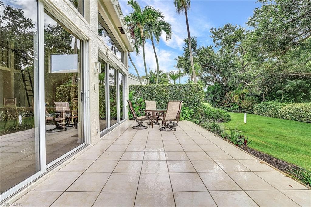 7964 Grand Bay Dr 8, Naples, FL 34108-28