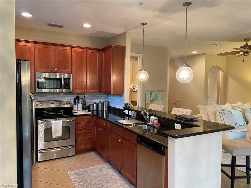 8997 Cambria Cir 2002, Naples, FL 34113-23