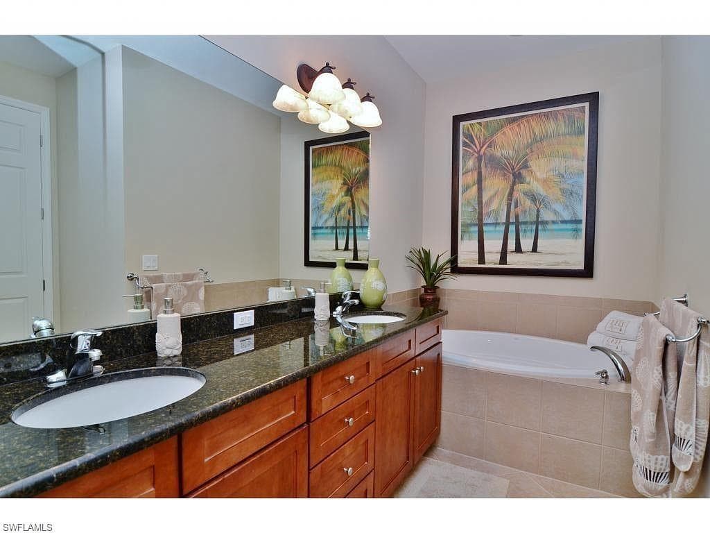 8997 Cambria Cir 2002, Naples, FL 34113-29