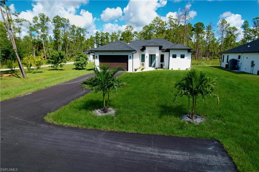 3511 41st Ave NE, Naples, FL 34120-2