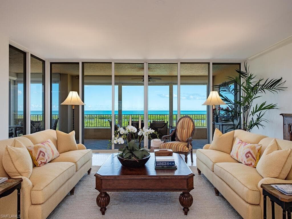 6597 Nicholas Blvd 803, Naples, FL 34108-1