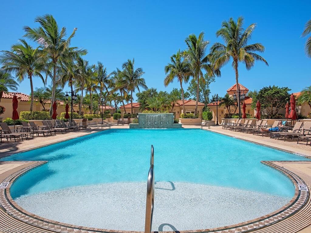 6597 Nicholas Blvd 803, Naples, FL 34108-29