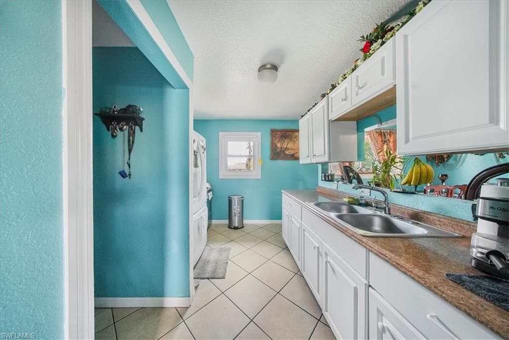 916 Euclid Ave, Lehigh Acres, FL 33972-9