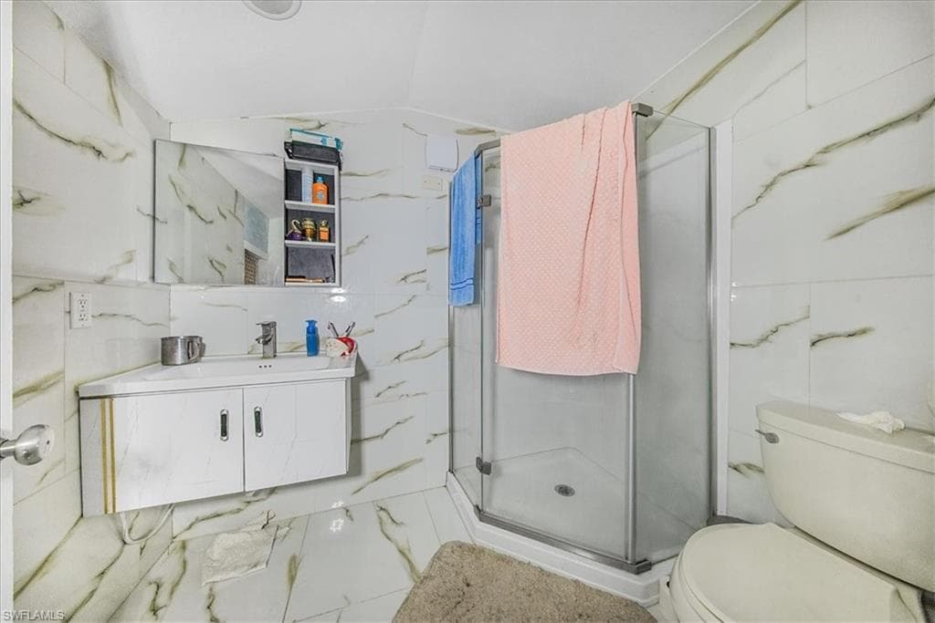 916 Euclid Ave, Lehigh Acres, FL 33972-17