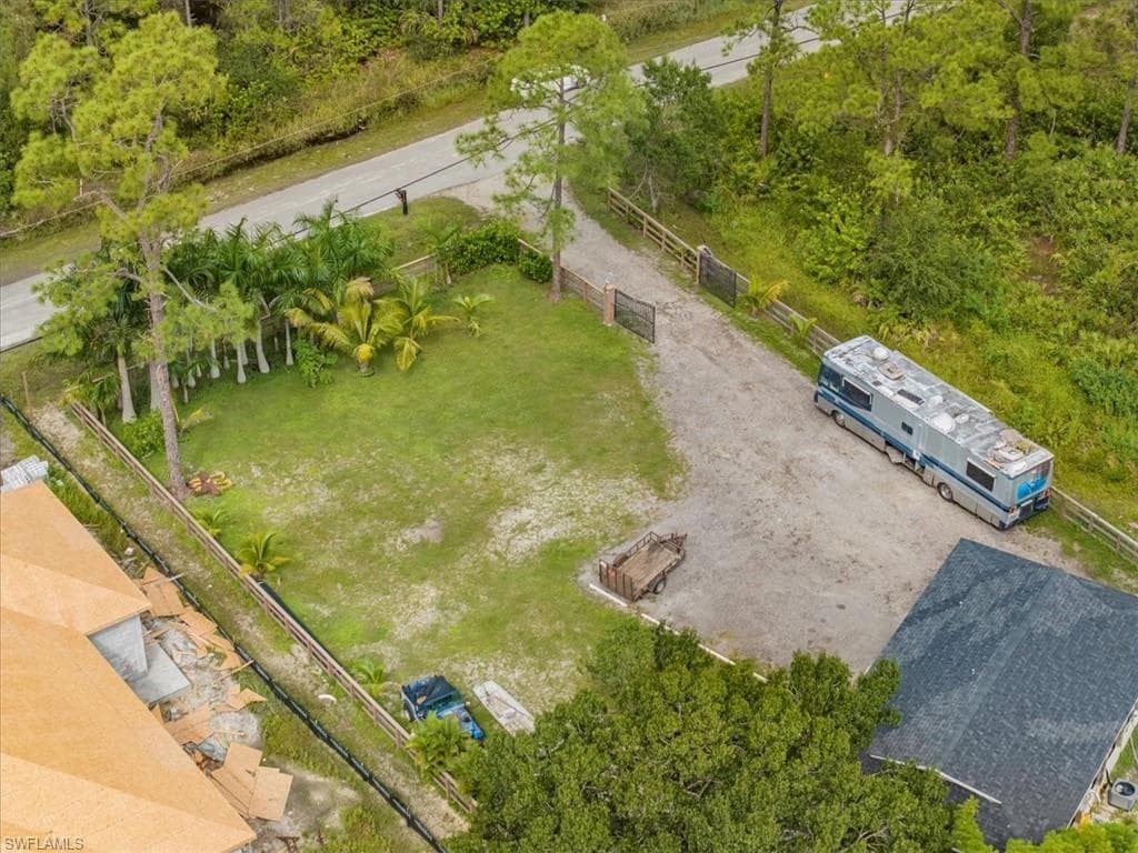 916 Euclid Ave, Lehigh Acres, FL 33972-39