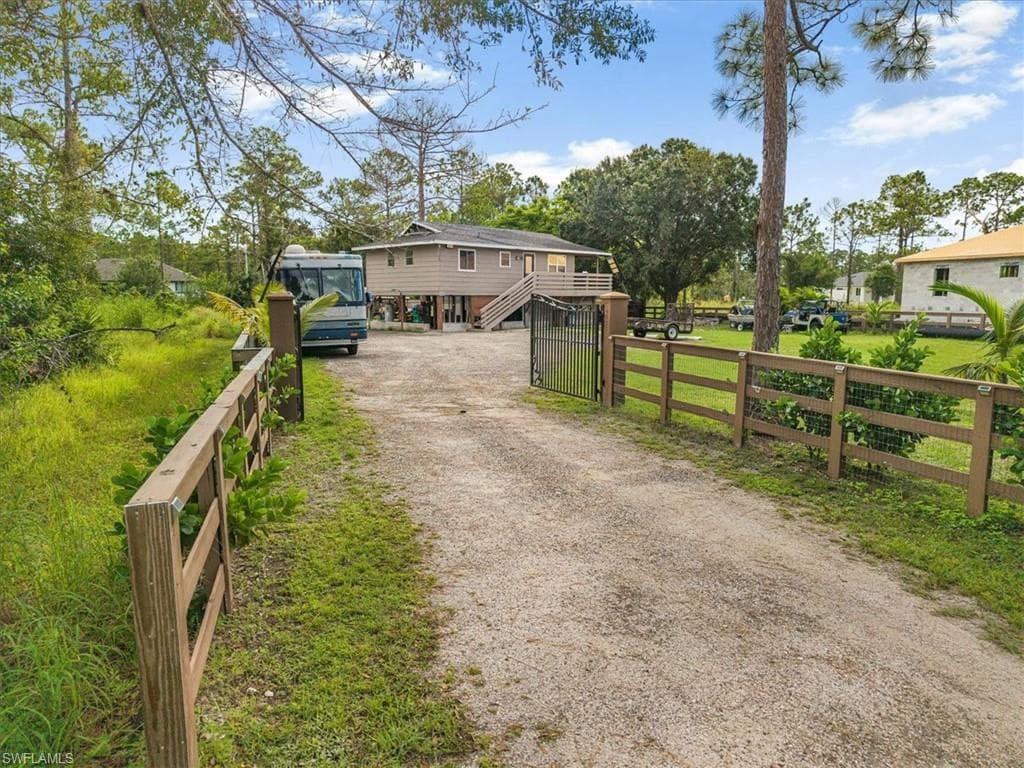 916 Euclid Ave, Lehigh Acres, FL 33972-43