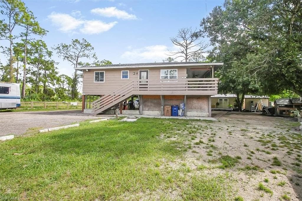 916 Euclid Ave, Lehigh Acres, FL 33972-47