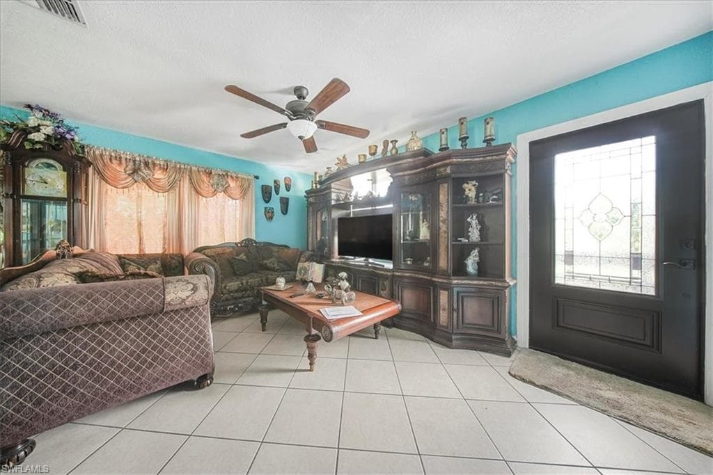 916 Euclid Ave, Lehigh Acres, FL 33972-3