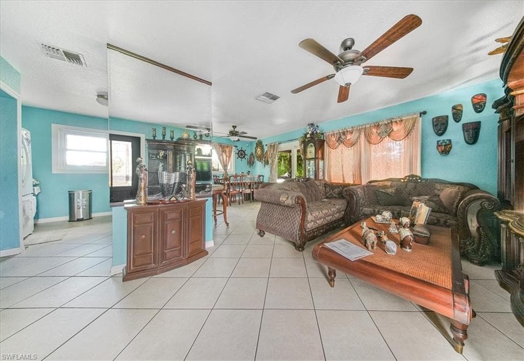 916 Euclid Ave, Lehigh Acres, FL 33972-4