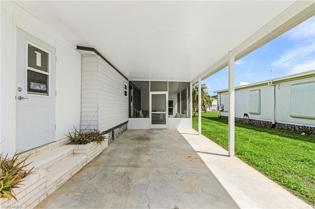 161 Hampton Dr, Fort Myers, FL 33908-28