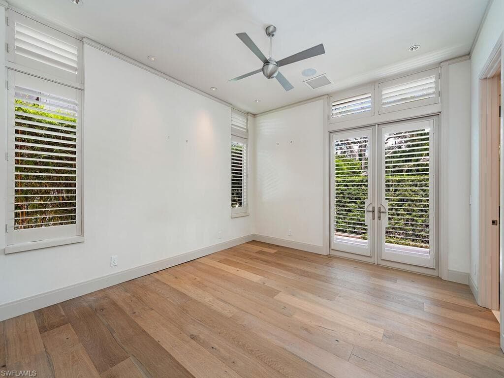 1460 Jewel Box Ave, Naples, FL 34102-21